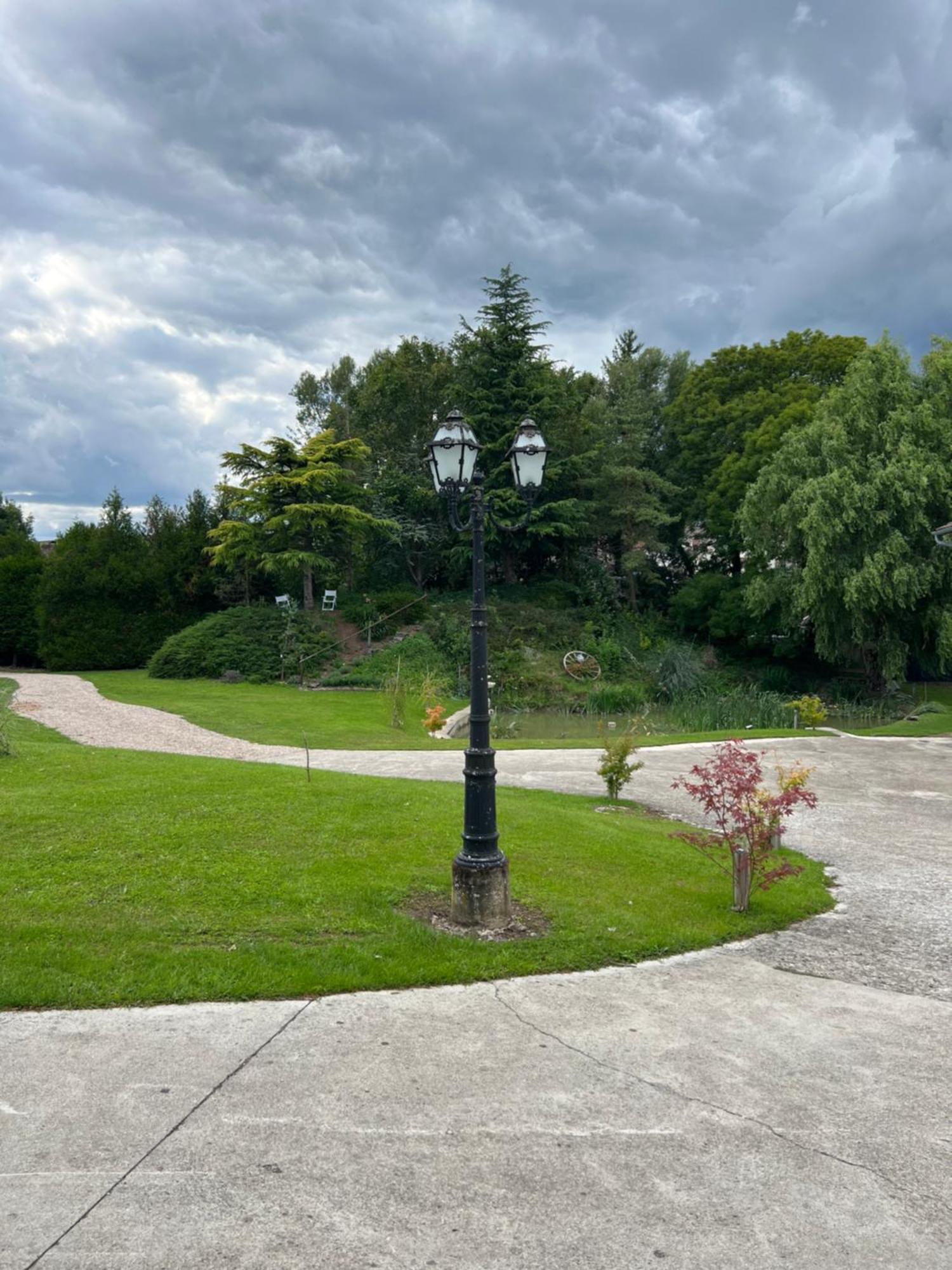 Le Domaine Du Hibou Festigny * Festigny (Marne)